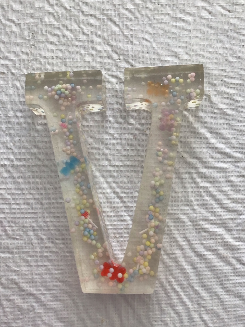 Ashland Clear Resin Letter V with Pastel Confetti - Picture 1 of 3